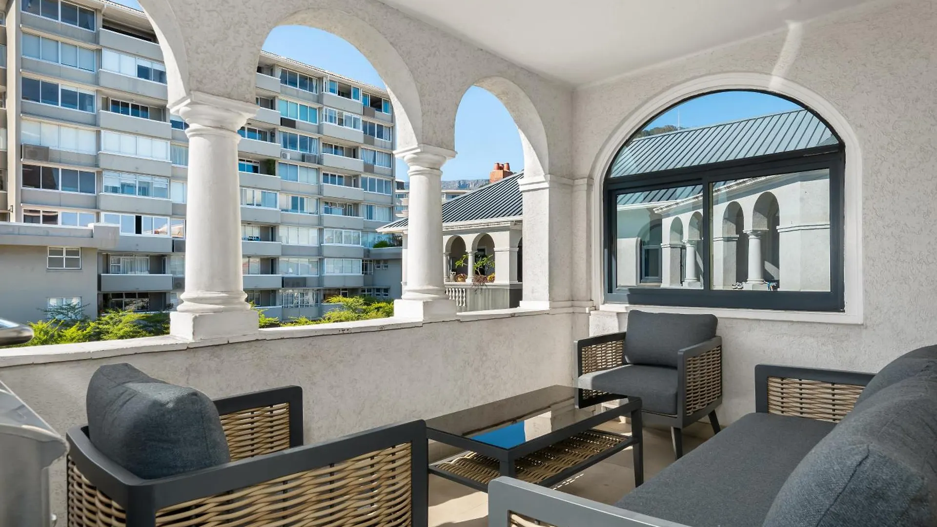 Warwick Mansions 12 Apartment Cape Town